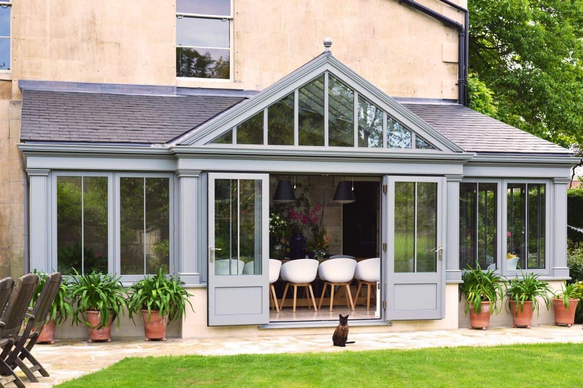 typical garden room design