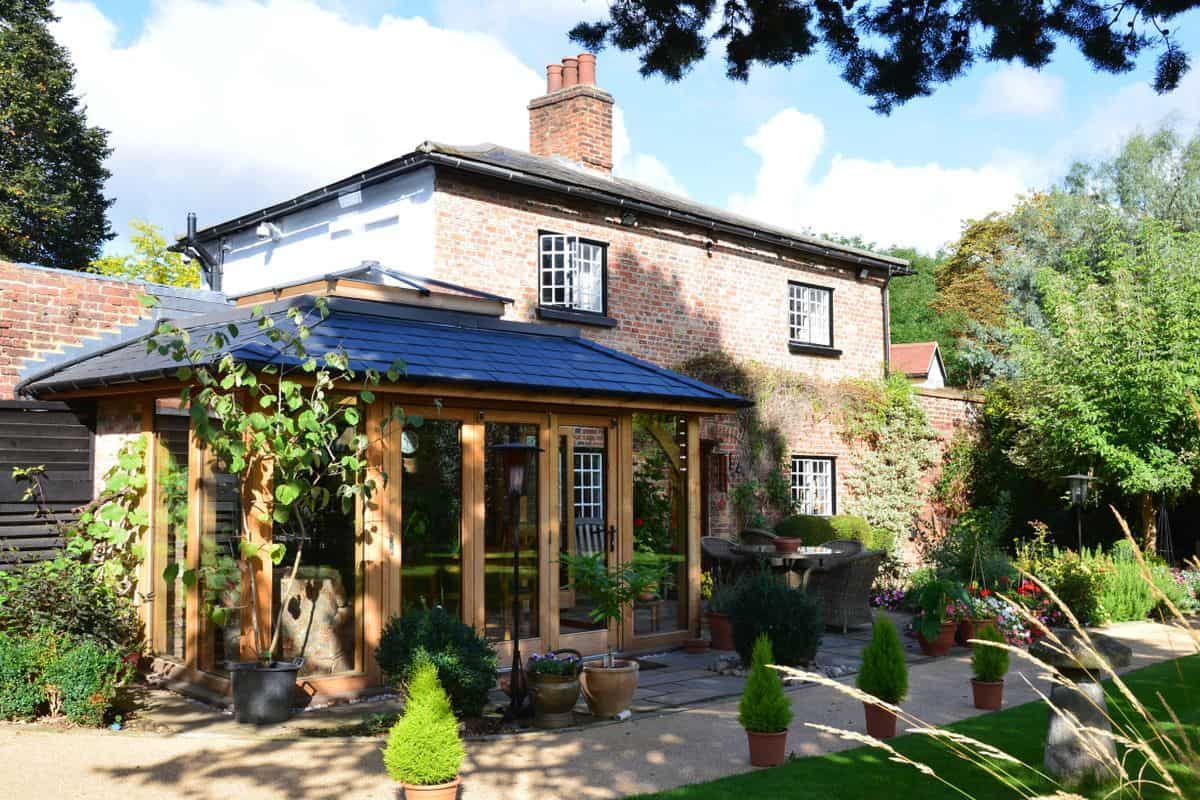 typical oak garden room design