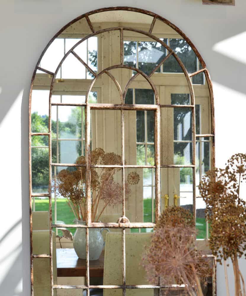 orangery with interior mirror