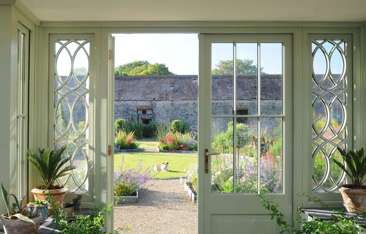 garden room interior