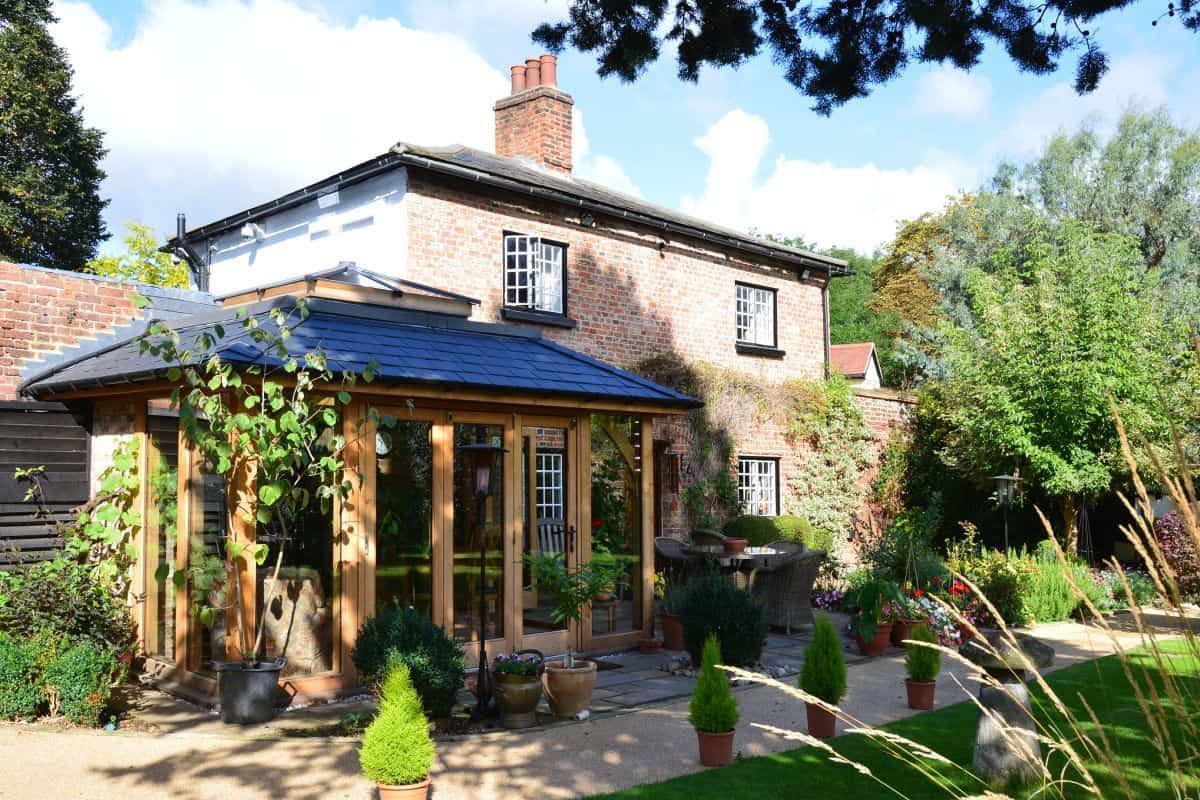 oak garden room with tiled roof