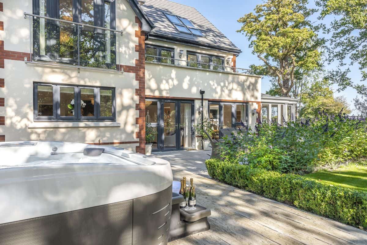 orangery with exterior hot tub