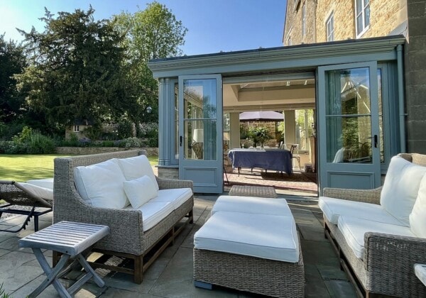 Latest Trends in Luxury Garden Room Design – David Salisbury