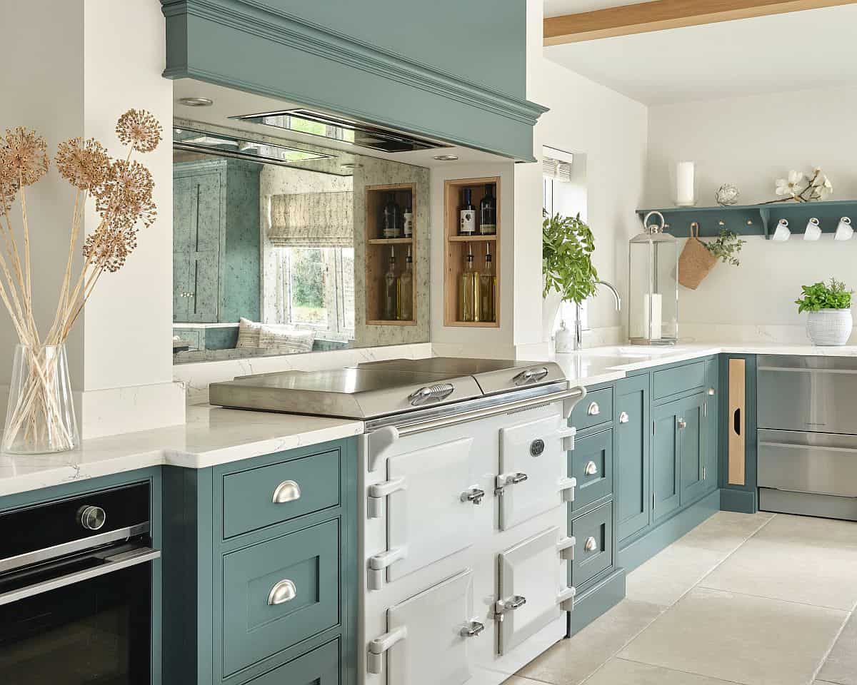 bespoke kitchen with everhot range